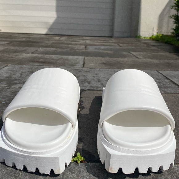 Tony Bianco Slides - Picture 3 of 3